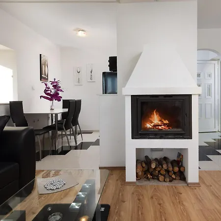 Danica Ferienhaus Krculj