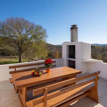 بيت للعطل Danica Krculj