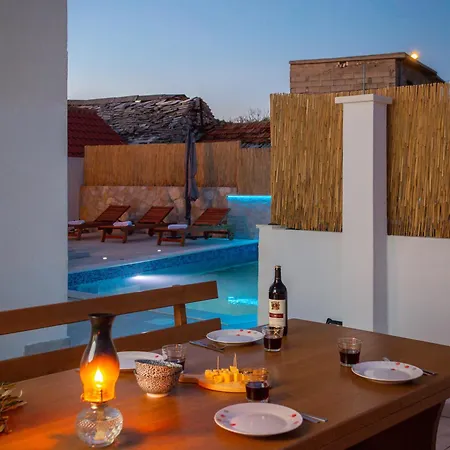 بيت للعطل Danica